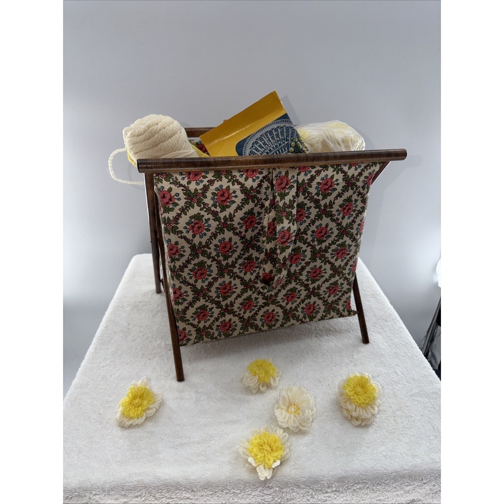 Vtg Yarn Sewing Caddy Holder Foldable Quilted Fabric Wood Crochet Knit With Yarn